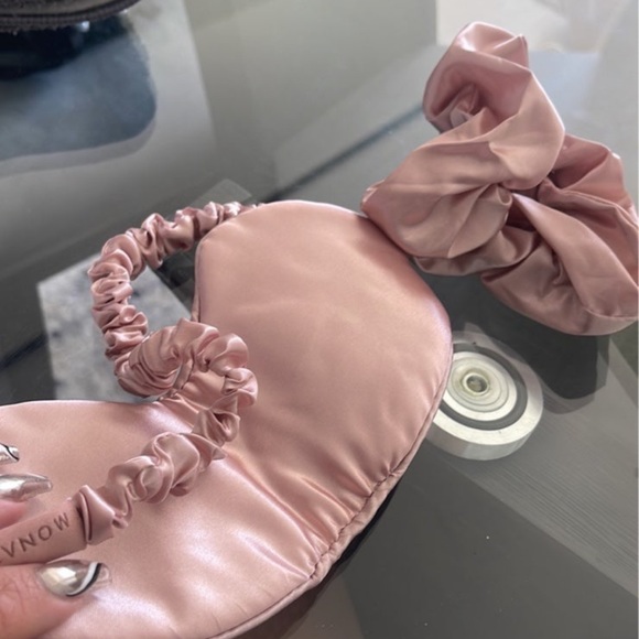 Monat silk hair tie and sleep mask